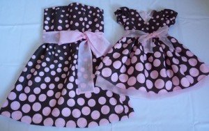 Vestidos marrom e rosa infantil