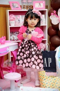 Vestido marrom e rosa infantil