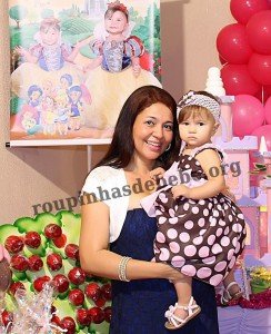 Vestido marrom e rosa infantil