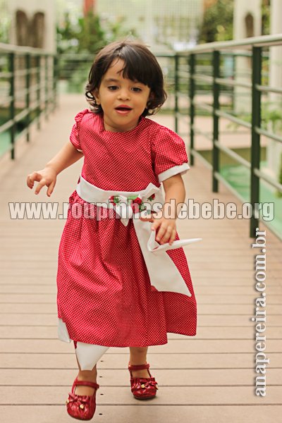 vestido festa moranguinho Vestido moranguinho