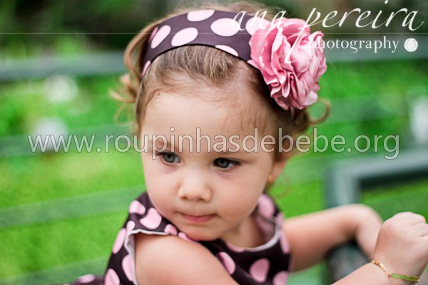 roupas infantil marrom e rosa Vestidos para criança