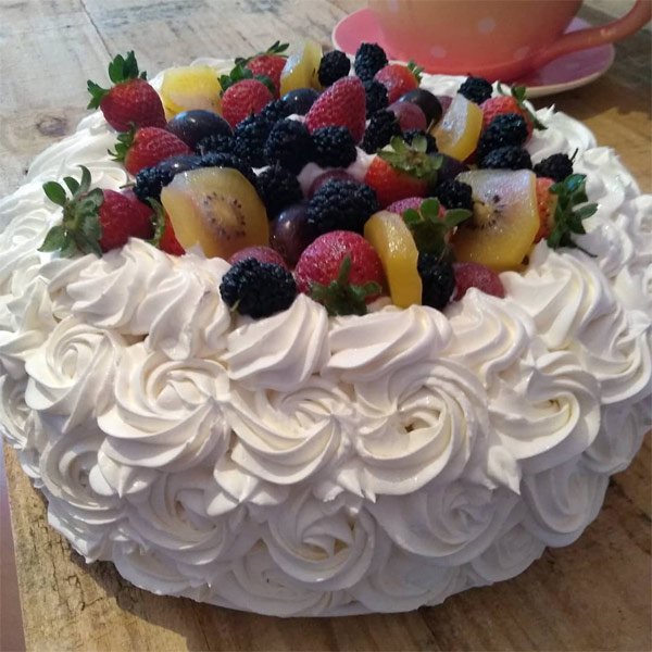 Bolo decorado com frutas Bolo decorado com frutas
